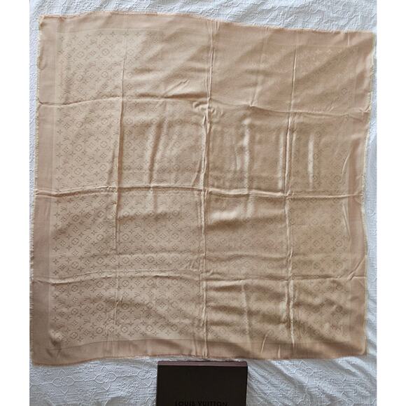Louis Vuitton Silk Wool Monogram Shawl - Picture 5 of 13